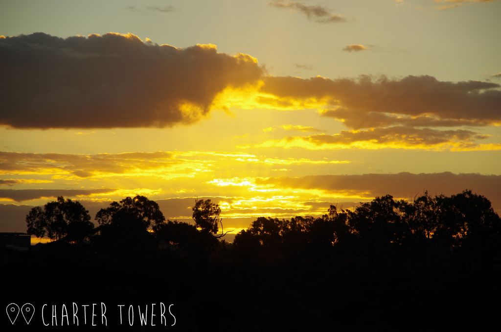 Coucher de soleil aux portes du desert