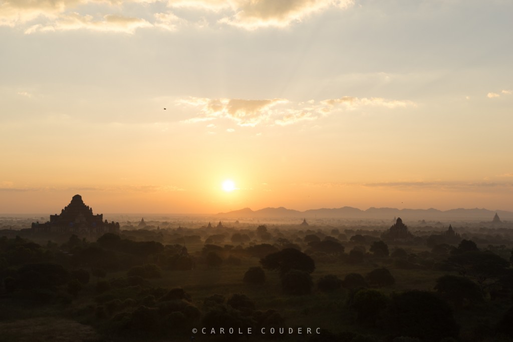 Lever de soleil sur Bagan